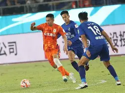 与斯内德同在国家队和俱乐部队友有哪些 与斯内德同在国家队和俱乐部队友有哪些