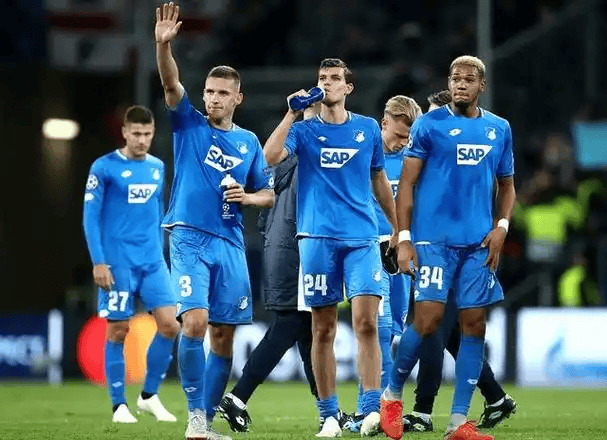 十人巴萨闷平加的斯西甲两连平 十人巴萨闷平加的斯西甲两连平