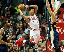 开云登录入口-北京国安赛后国安球迷接受采访